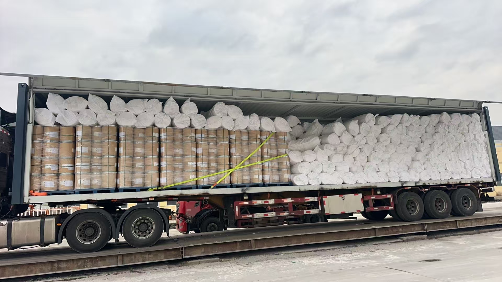 陶瓷纤维制品在玻璃行业熔池保温耐火功能的...