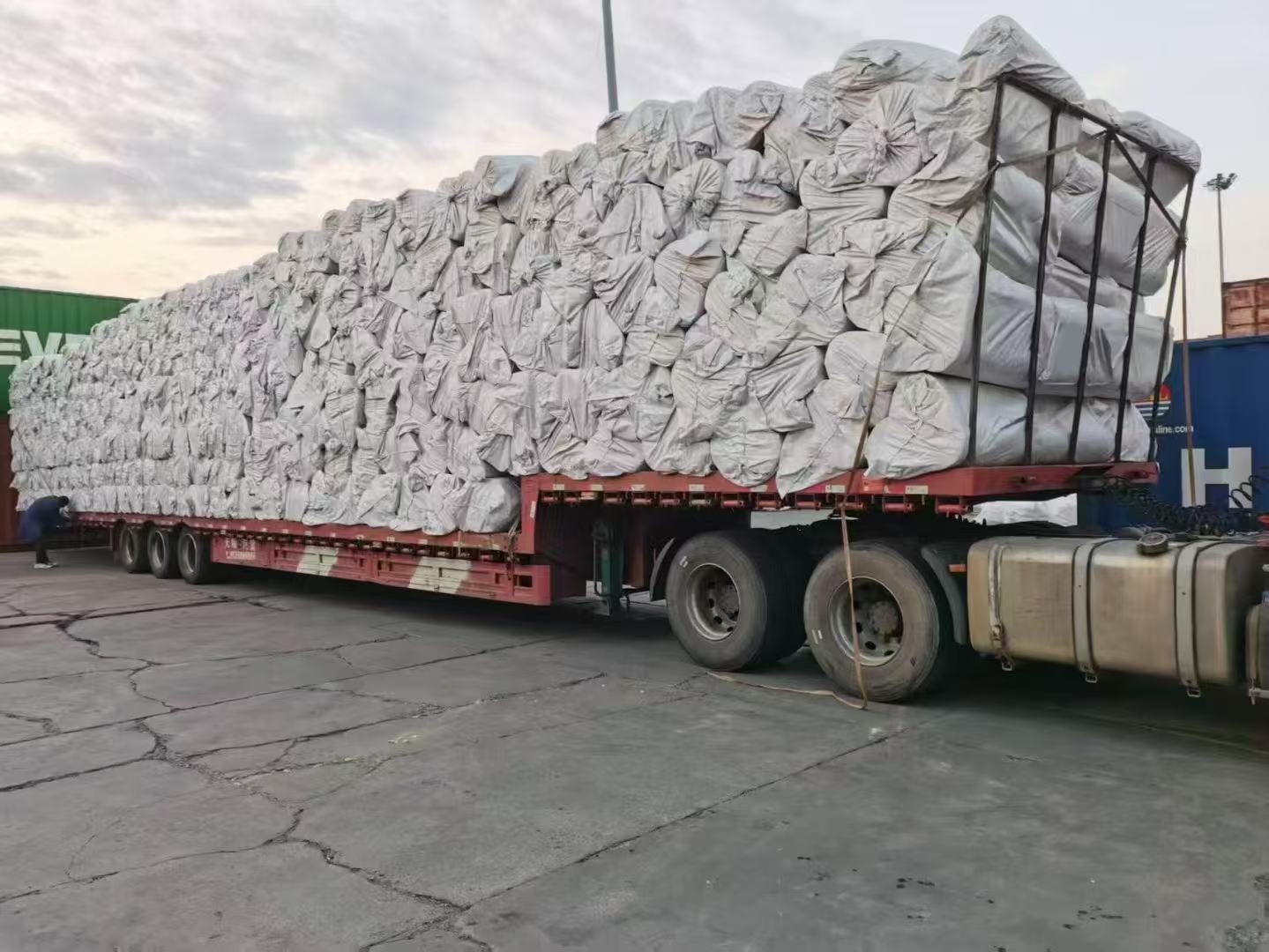 越南陶瓷纤维毯出口发车，郑州盛世金鼎品质再获海外认可！
